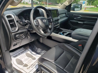 2020 RAM 1500 Laramie 4x4 Crew Cab 5'7" Box
