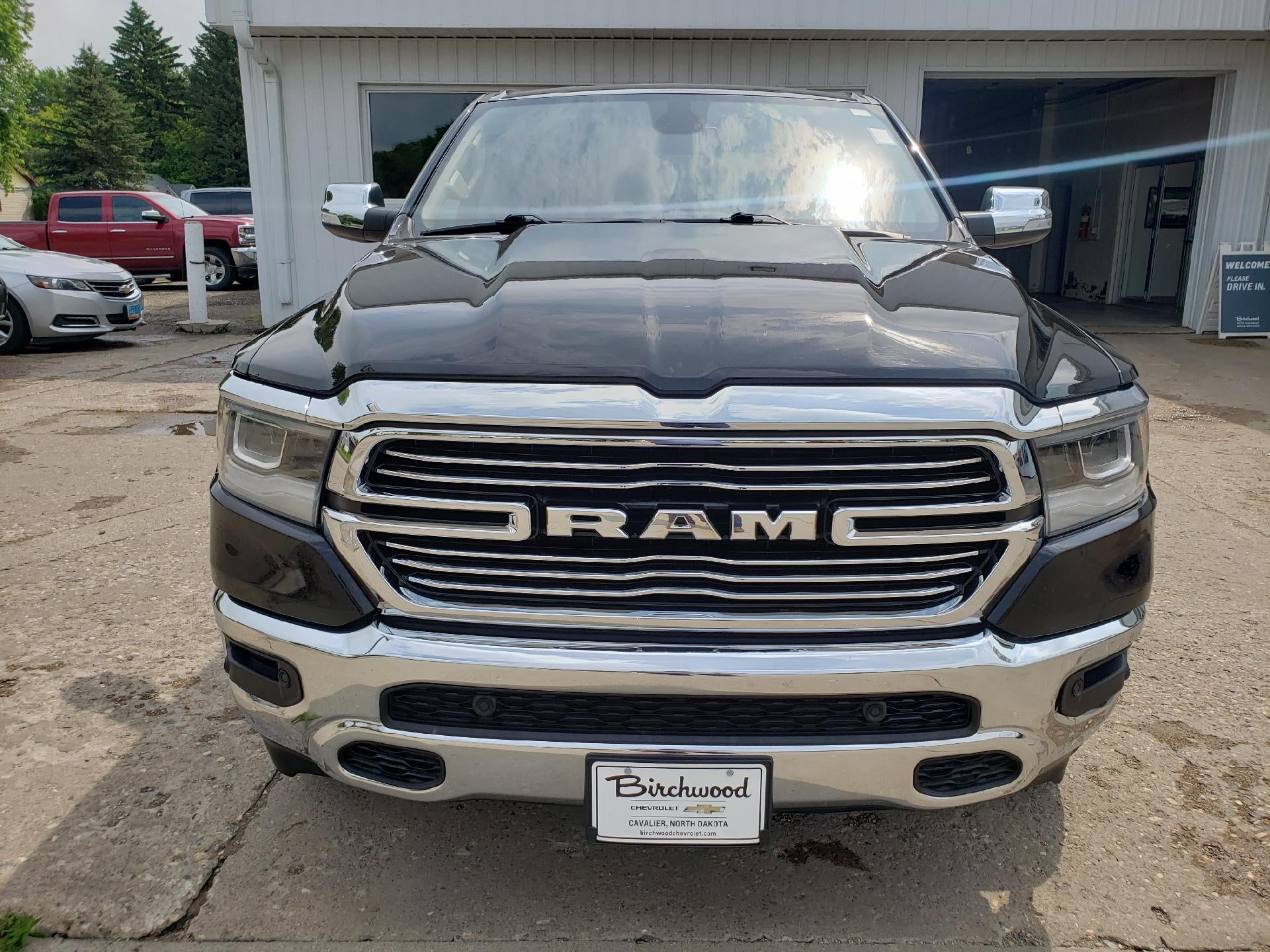 2020 RAM 1500 Laramie 4x4 Crew Cab 5'7" Box