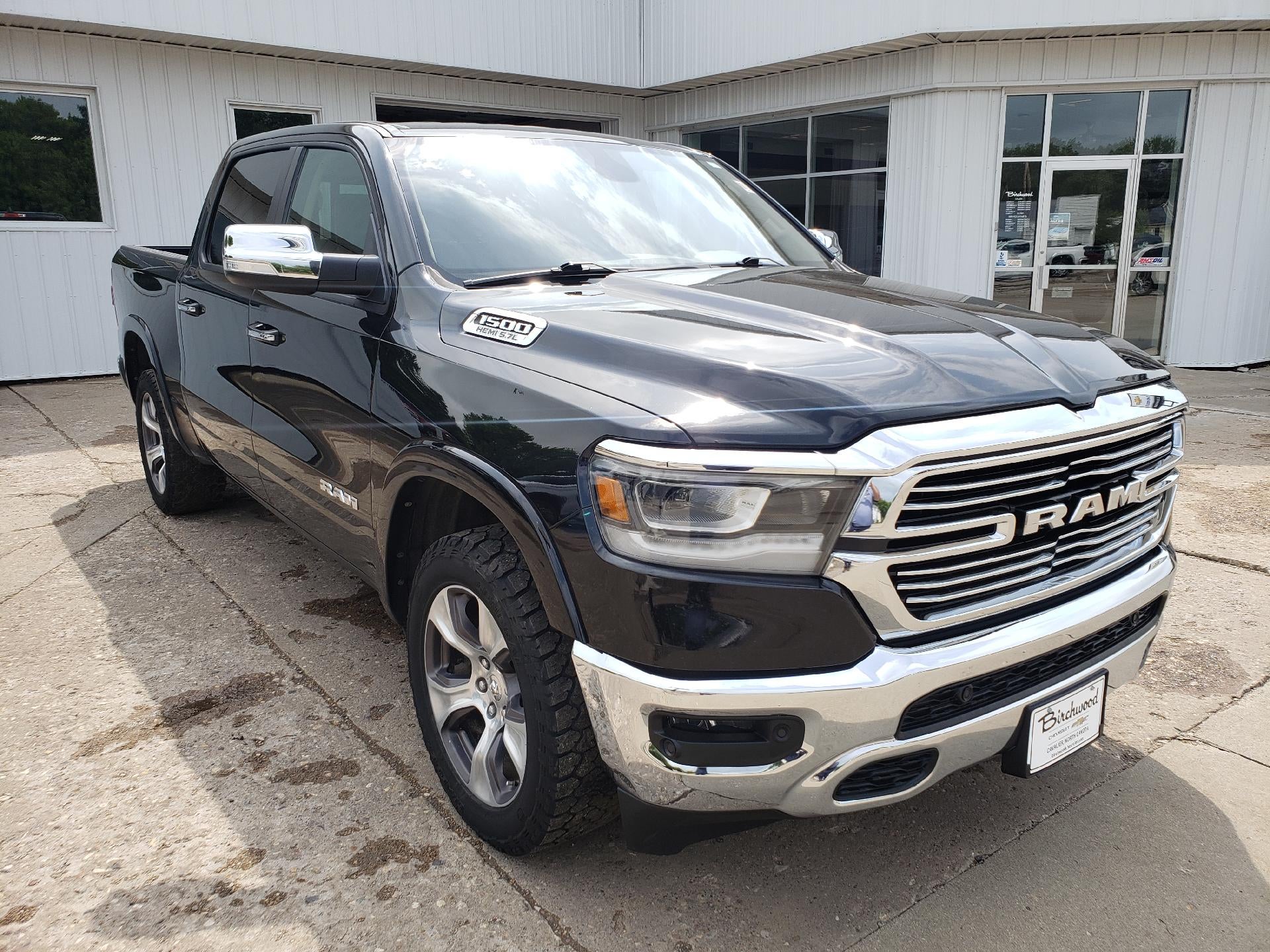 2020 RAM 1500 Laramie 4x4 Crew Cab 5'7" Box