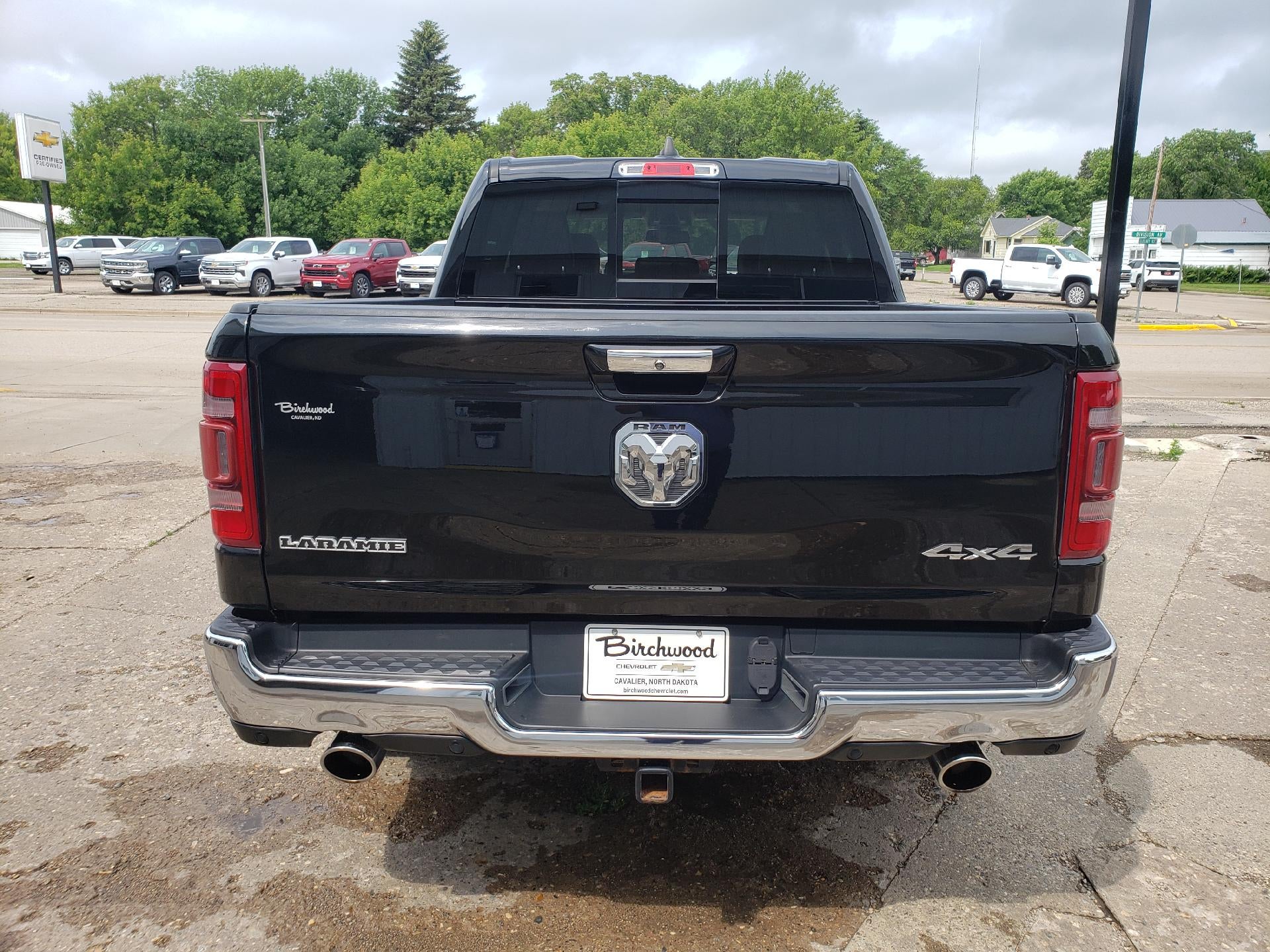 2020 RAM 1500 Laramie 4x4 Crew Cab 5'7" Box
