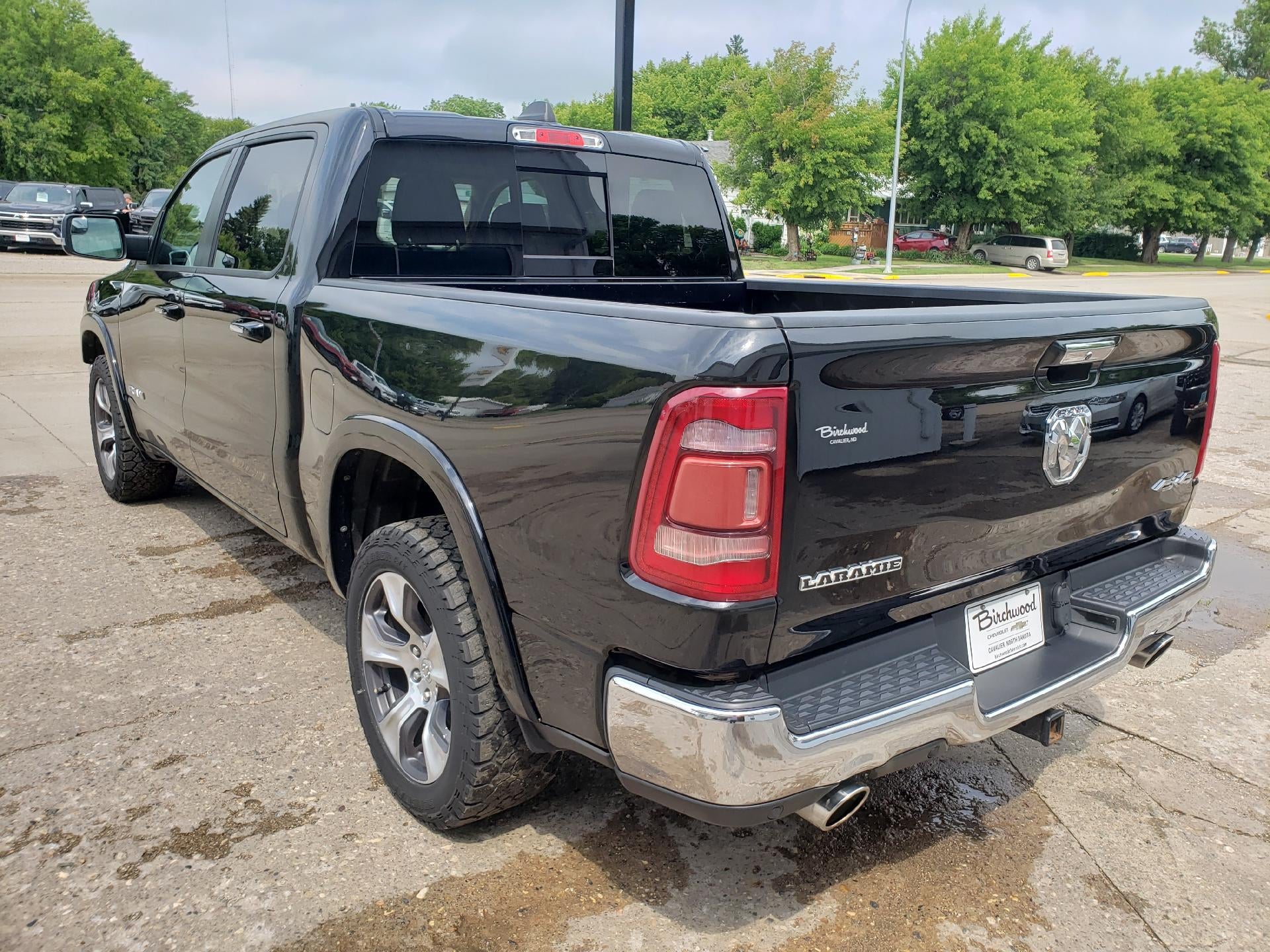 2020 RAM 1500 Laramie 4x4 Crew Cab 5'7" Box