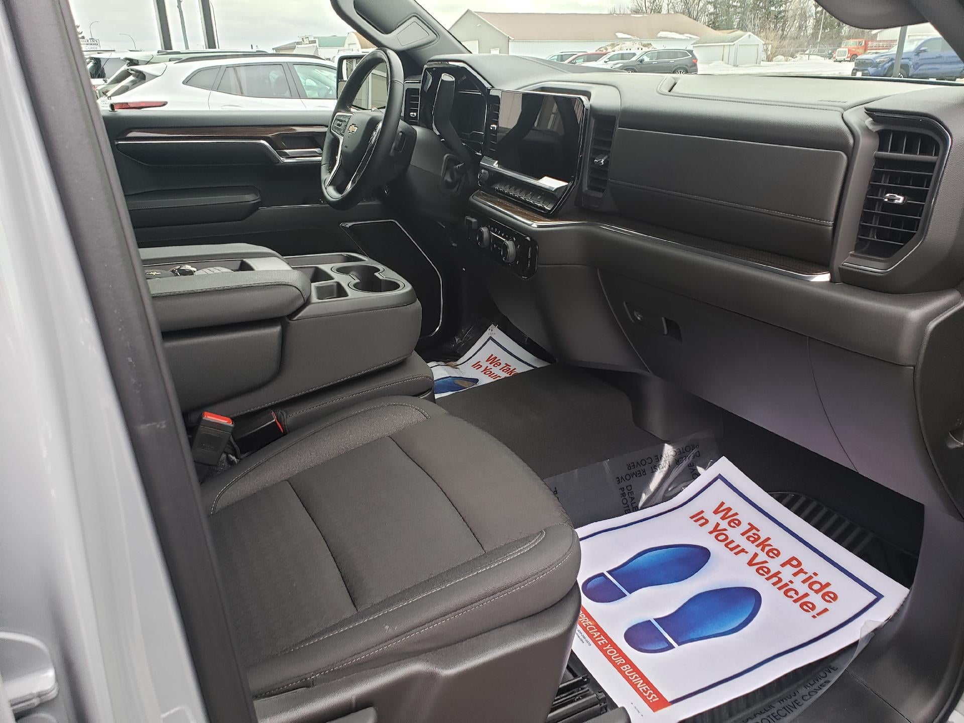 2024 Chevrolet Silverado 1500 Crew Cab Short Box 4-Wheel Drive LT 1LT