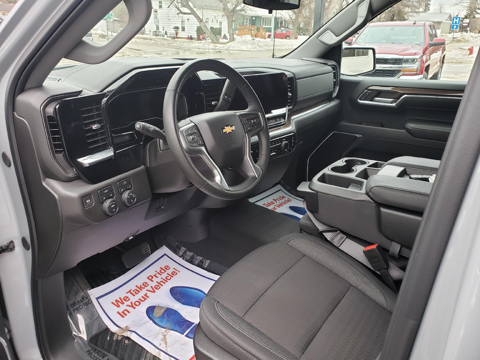 2024 Chevrolet Silverado 1500 Crew Cab Short Box 4-Wheel Drive LT 1LT