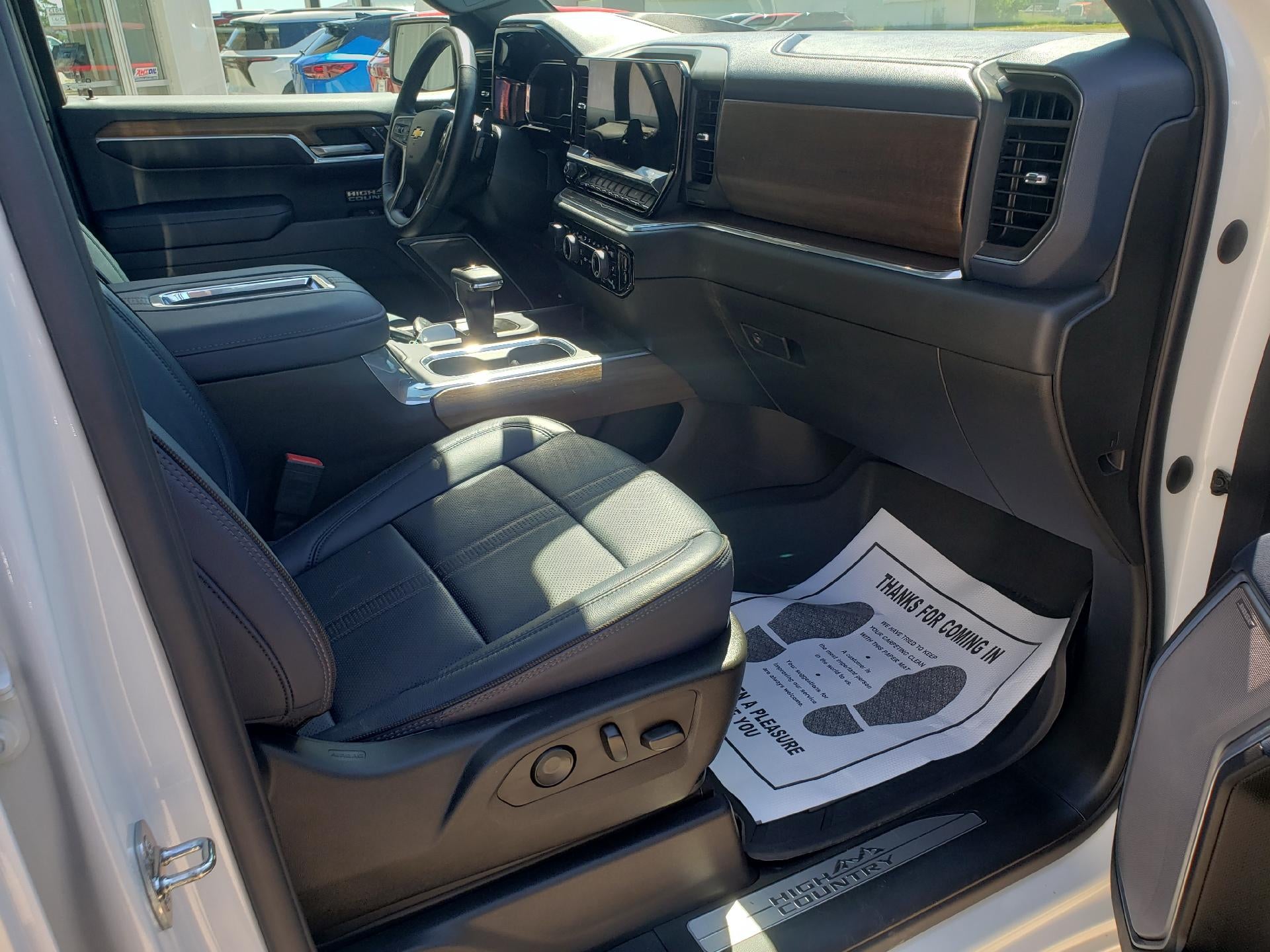 2022 Chevrolet Silverado 1500 Crew Cab Short Box 4-Wheel Drive High Country