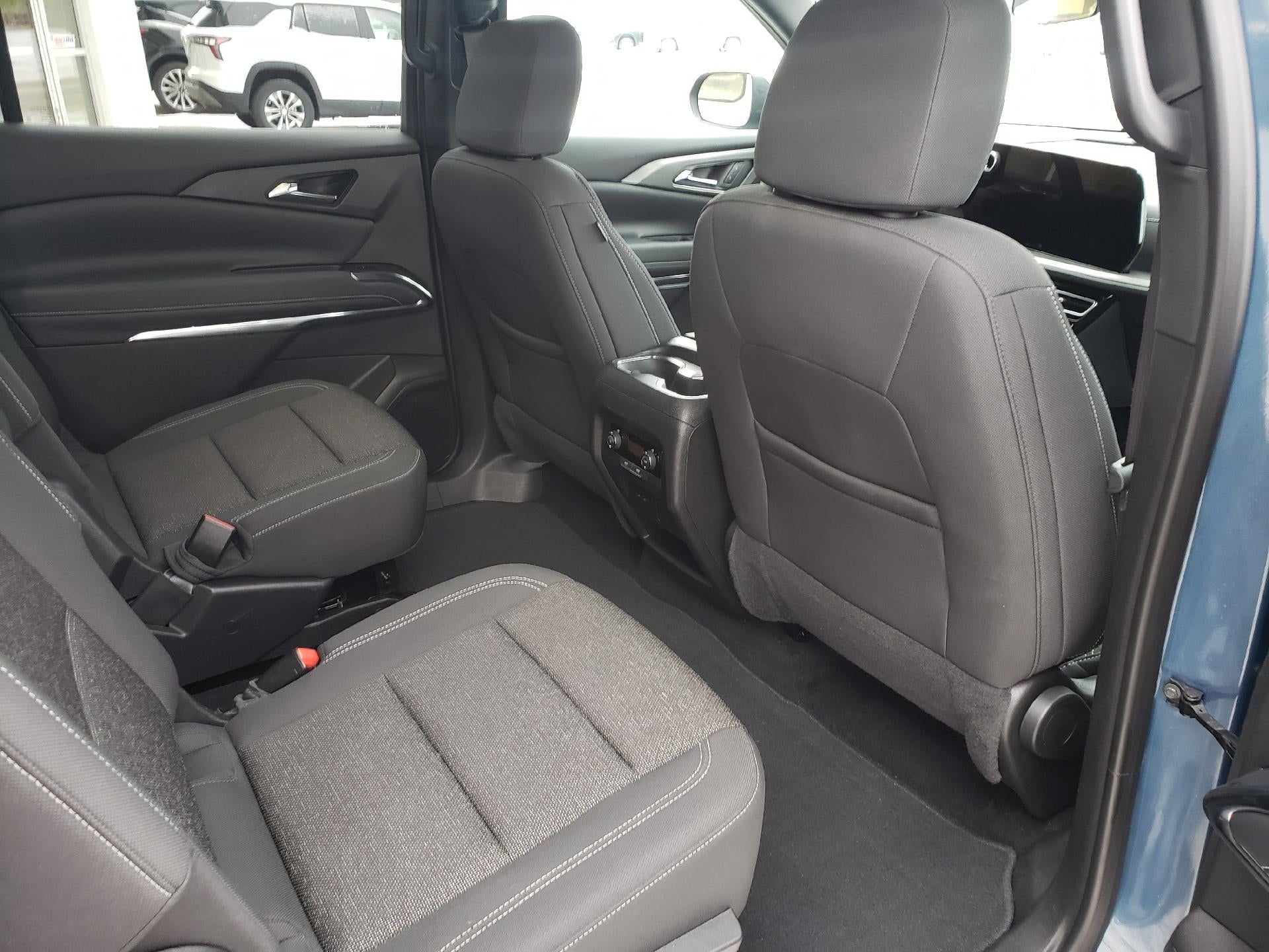 2025 Chevrolet Traverse LT w/2LT