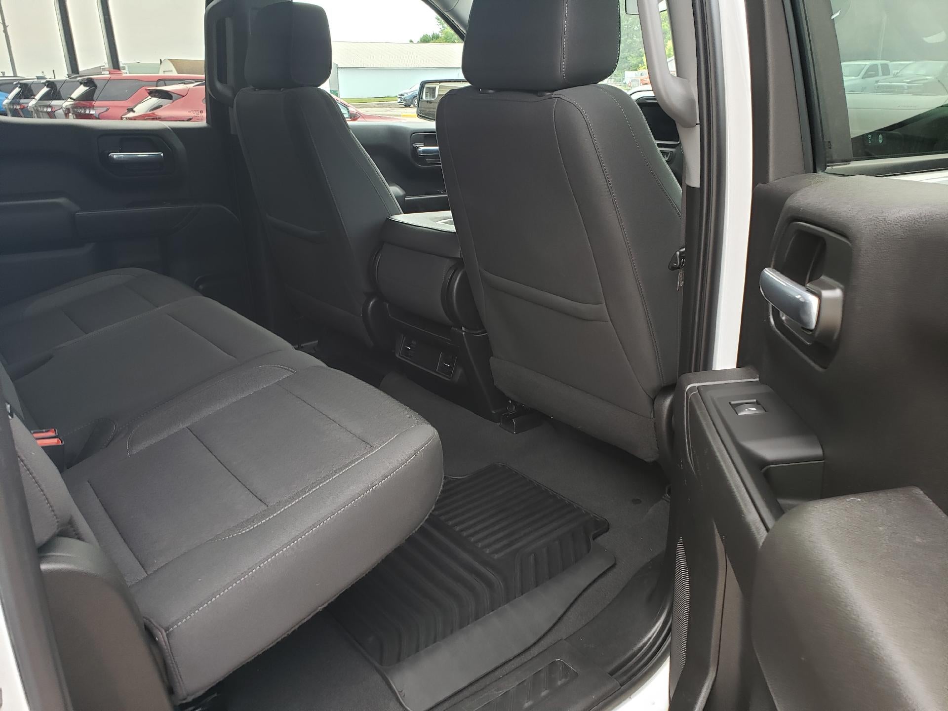 2022 Chevrolet Silverado 1500 Crew Cab Short Box 4-Wheel Drive Custom