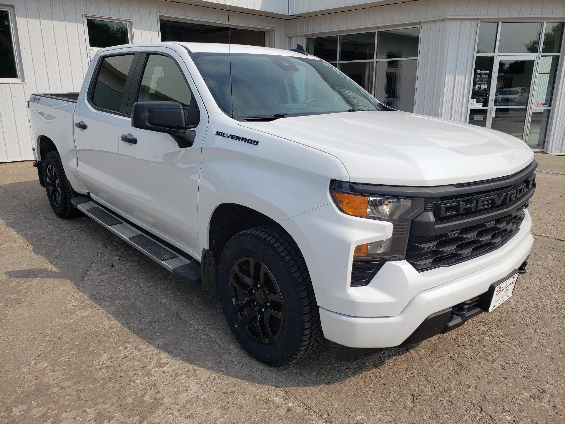 2022 Chevrolet Silverado 1500 Crew Cab Short Box 4-Wheel Drive Custom
