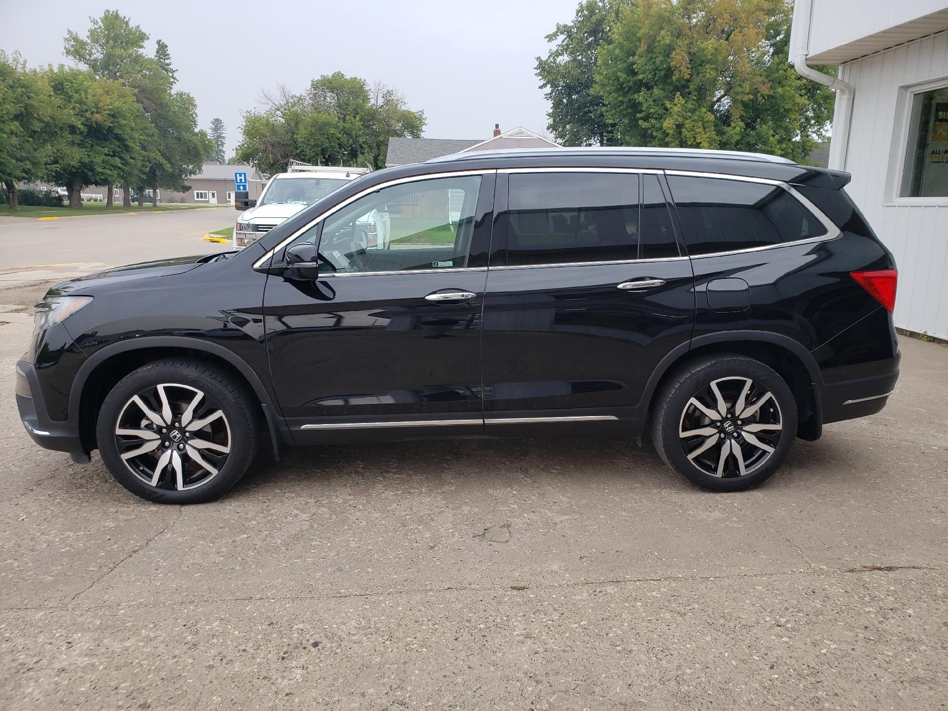2020 Honda Pilot Touring 8-Passenger AWD